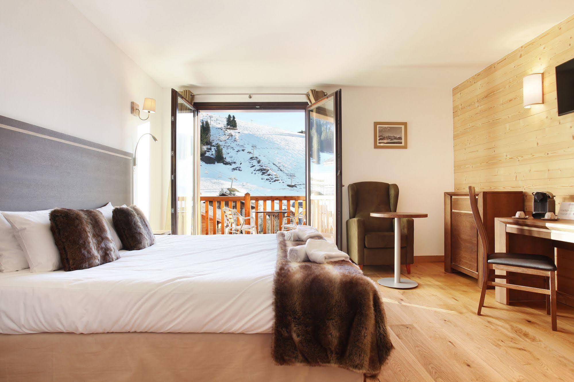 Hotel Prestige Odalys Le Chamois La Clusaz Exterior foto