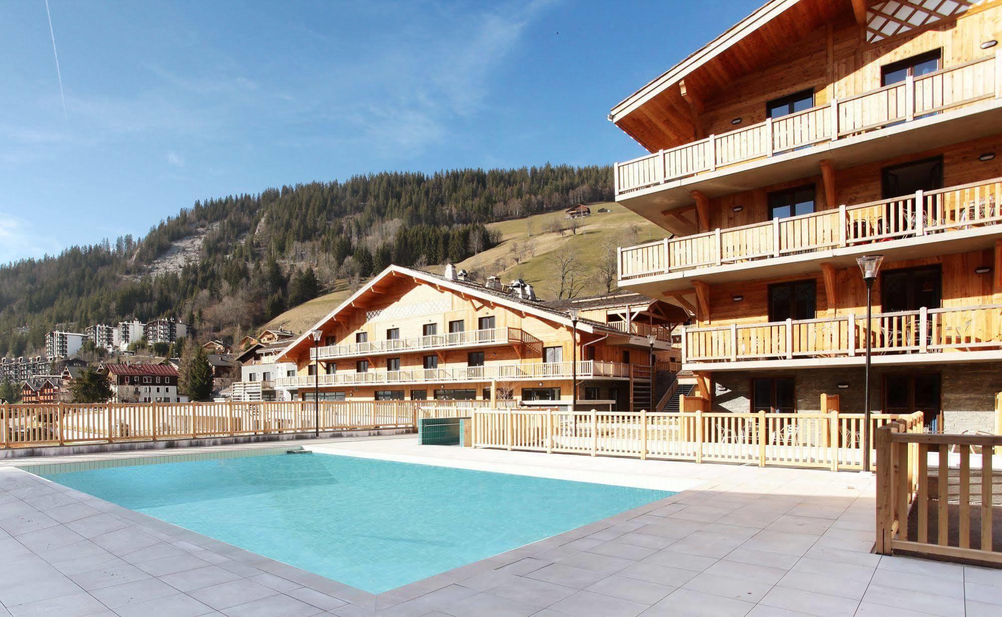 Hotel Prestige Odalys Le Chamois La Clusaz Exterior foto